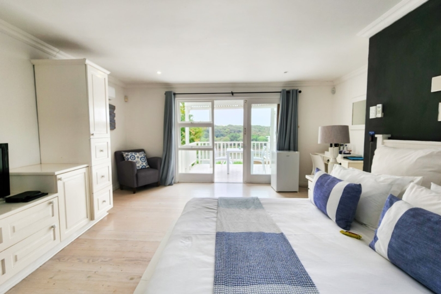 10 Bedroom Property for Sale in Bonza Bay Eastern Cape